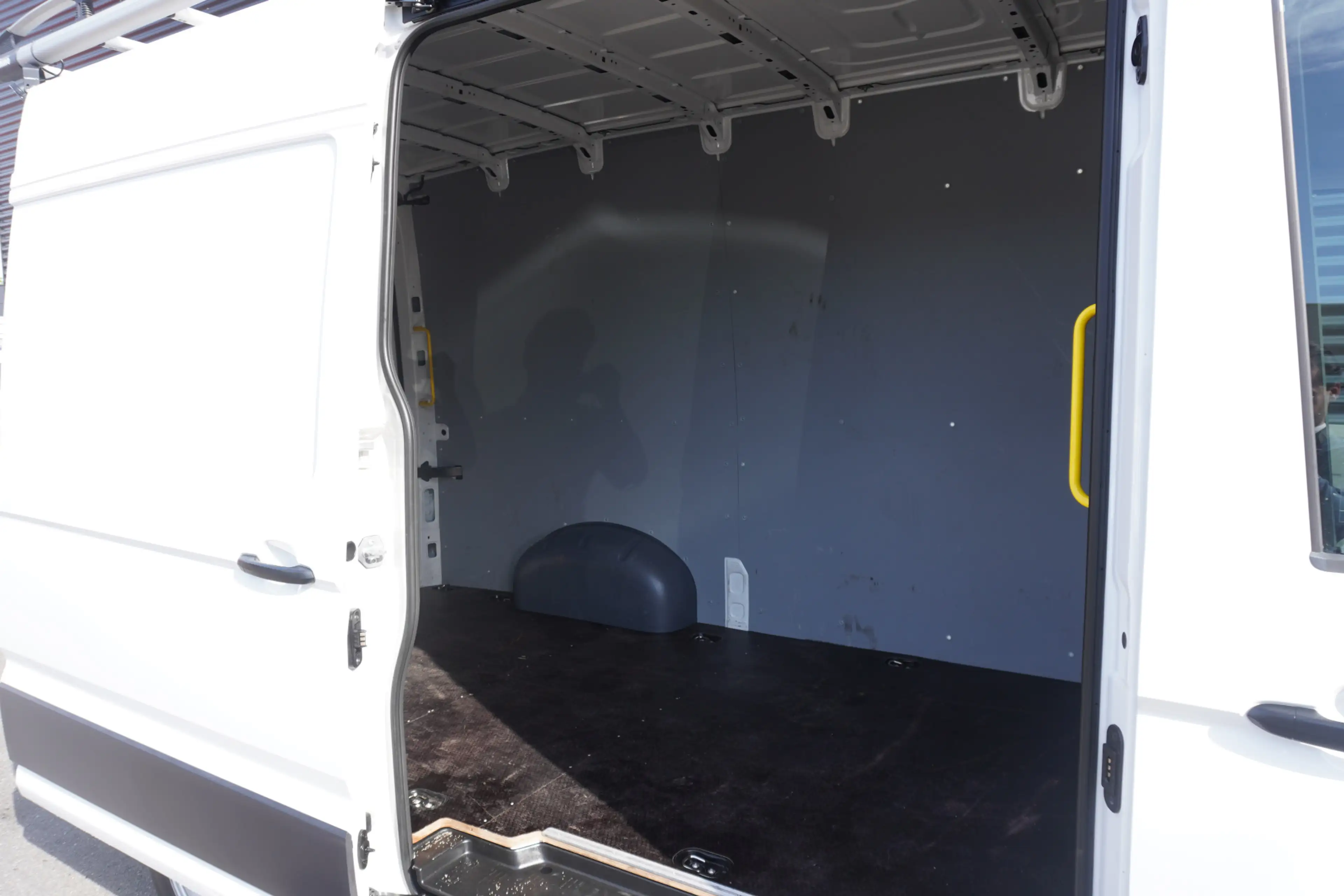 Volkswagen Crafter 140pk L3H3/L2H2 Apple carplay Cruise control Airco — photo 10