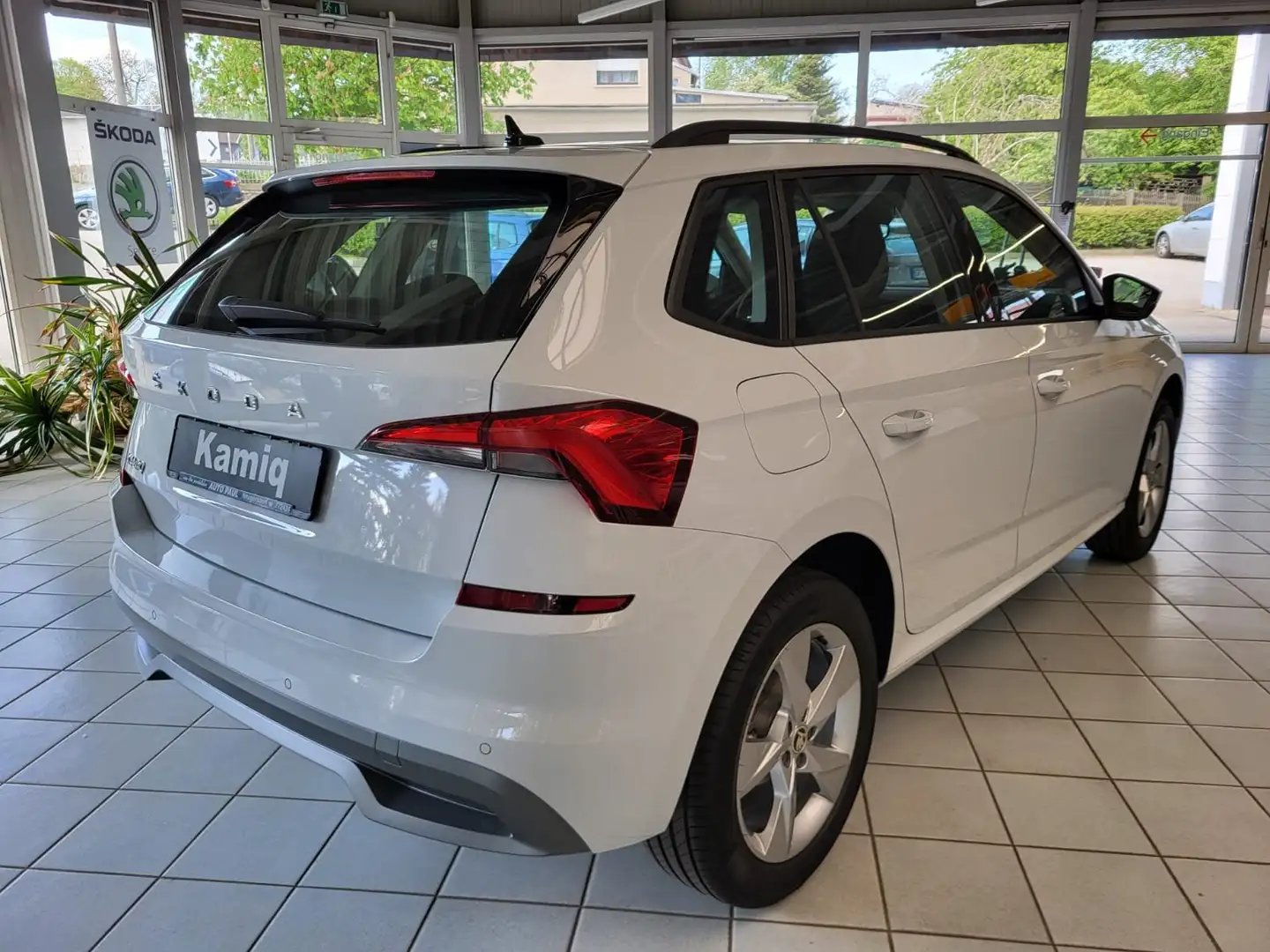 Skoda Kamiq Fresh*Rückfahrkamera*DAB*SHZ*5J/100TKM Garantie Weiß - 2