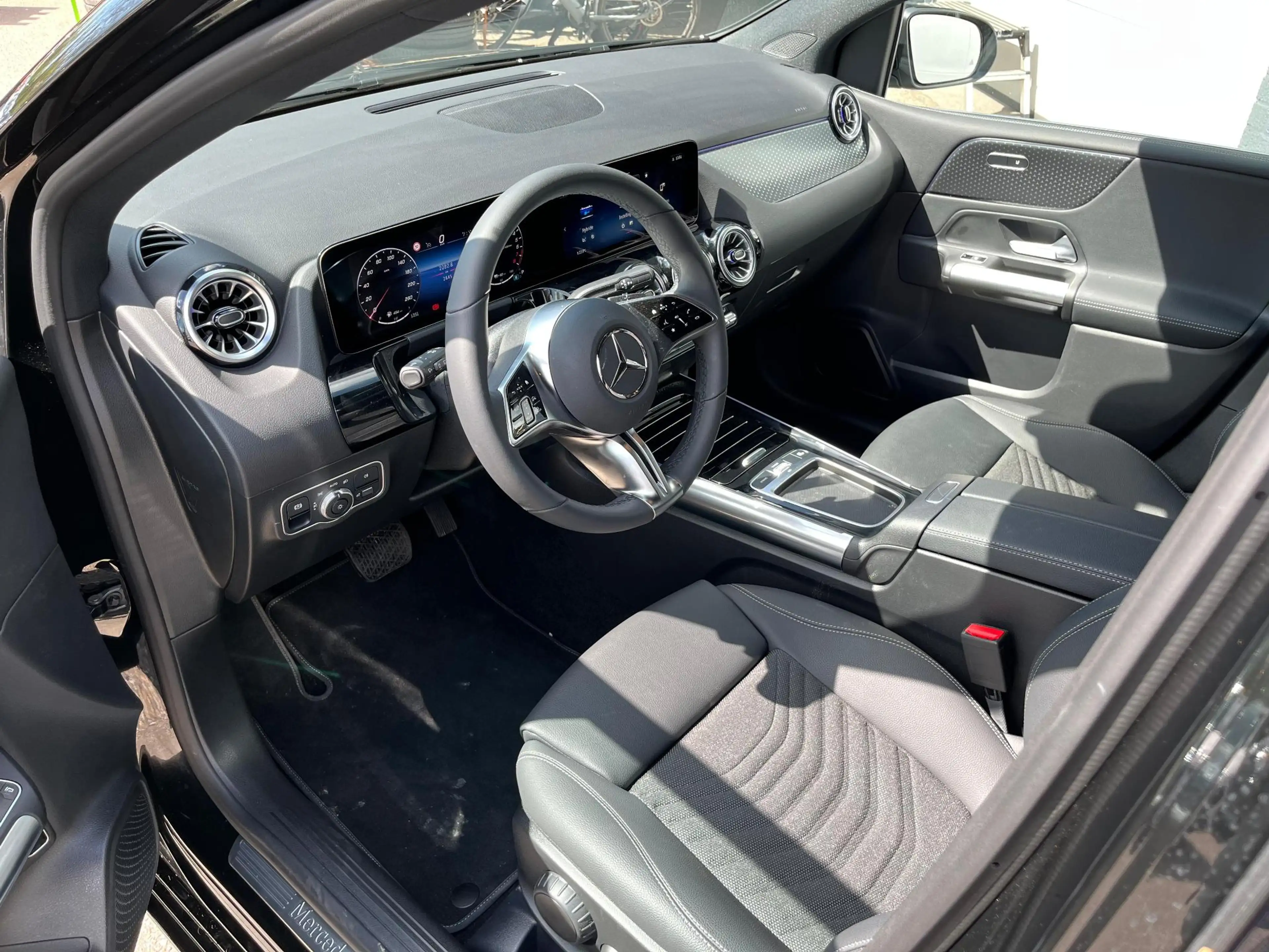 Mercedes-Benz B 250 e Business Solution Luxury Line | Dodehoekassisten — photo 9