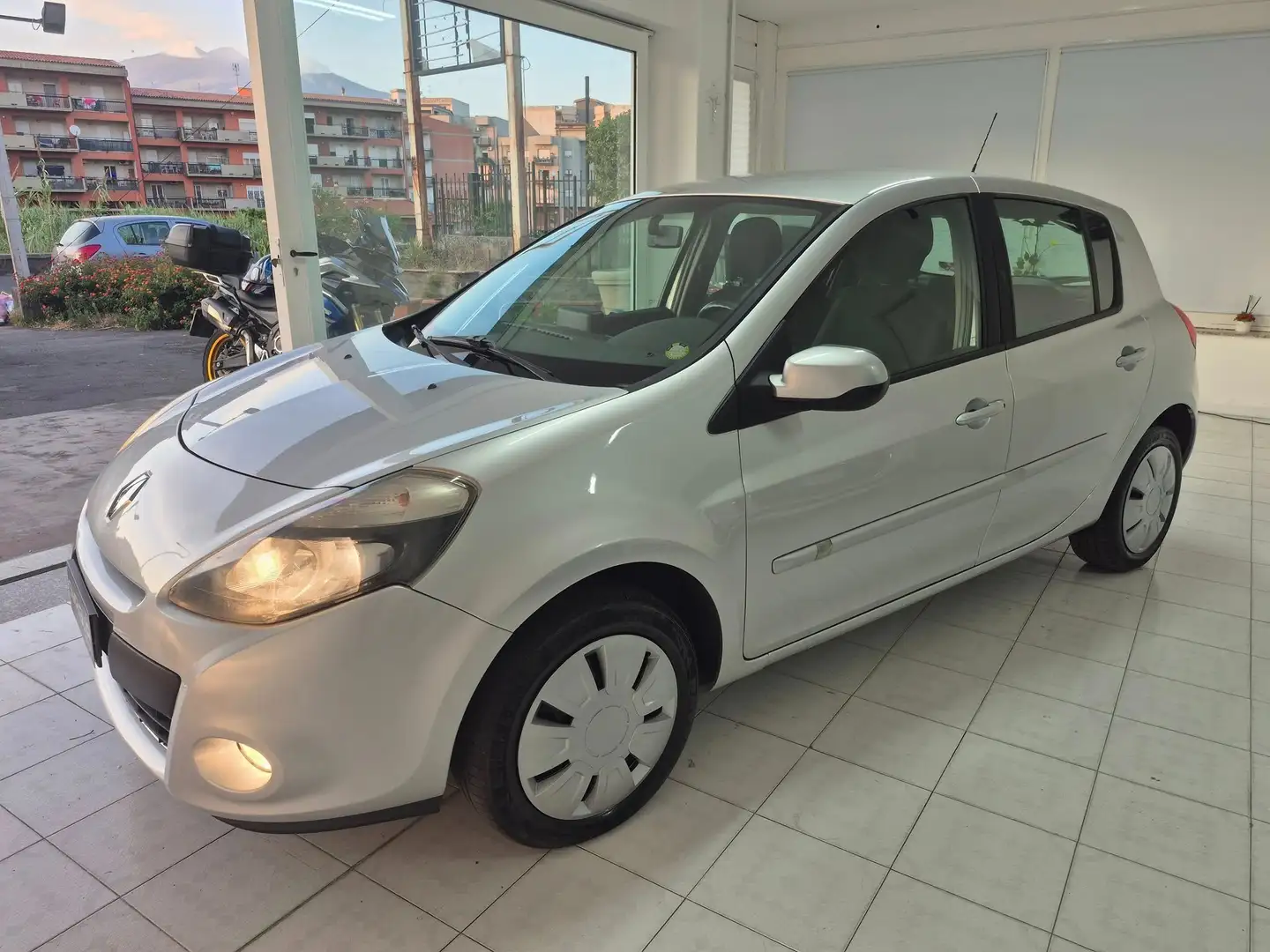 Renault Clio 5p 1.2 16v NAVIGATORE-SENSORI Argento - 2