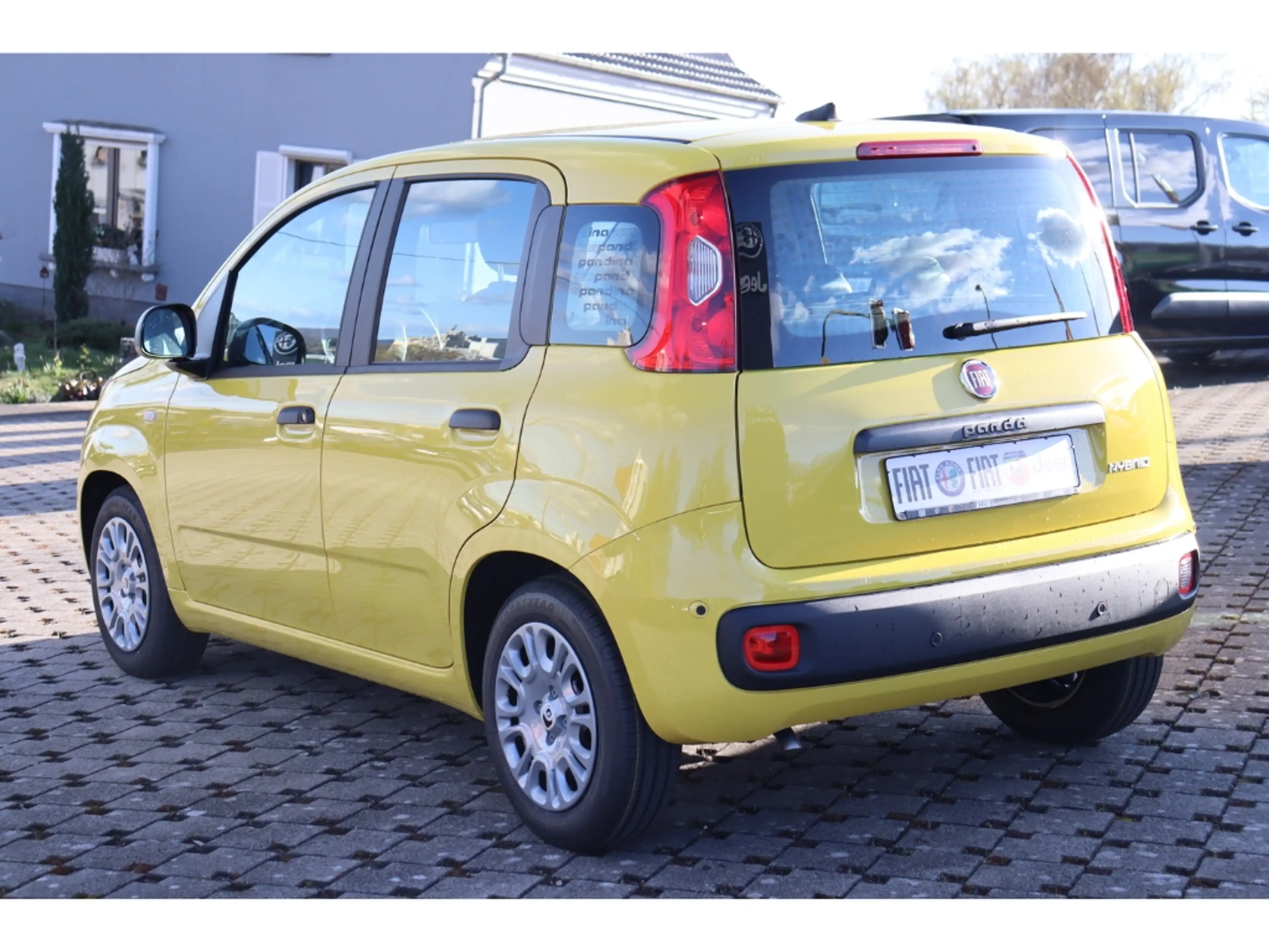 Fiat New Panda PANDA ICON HYBRID 1.0 GSE 65PS PDC RADIO 5-SITZER — photo 6