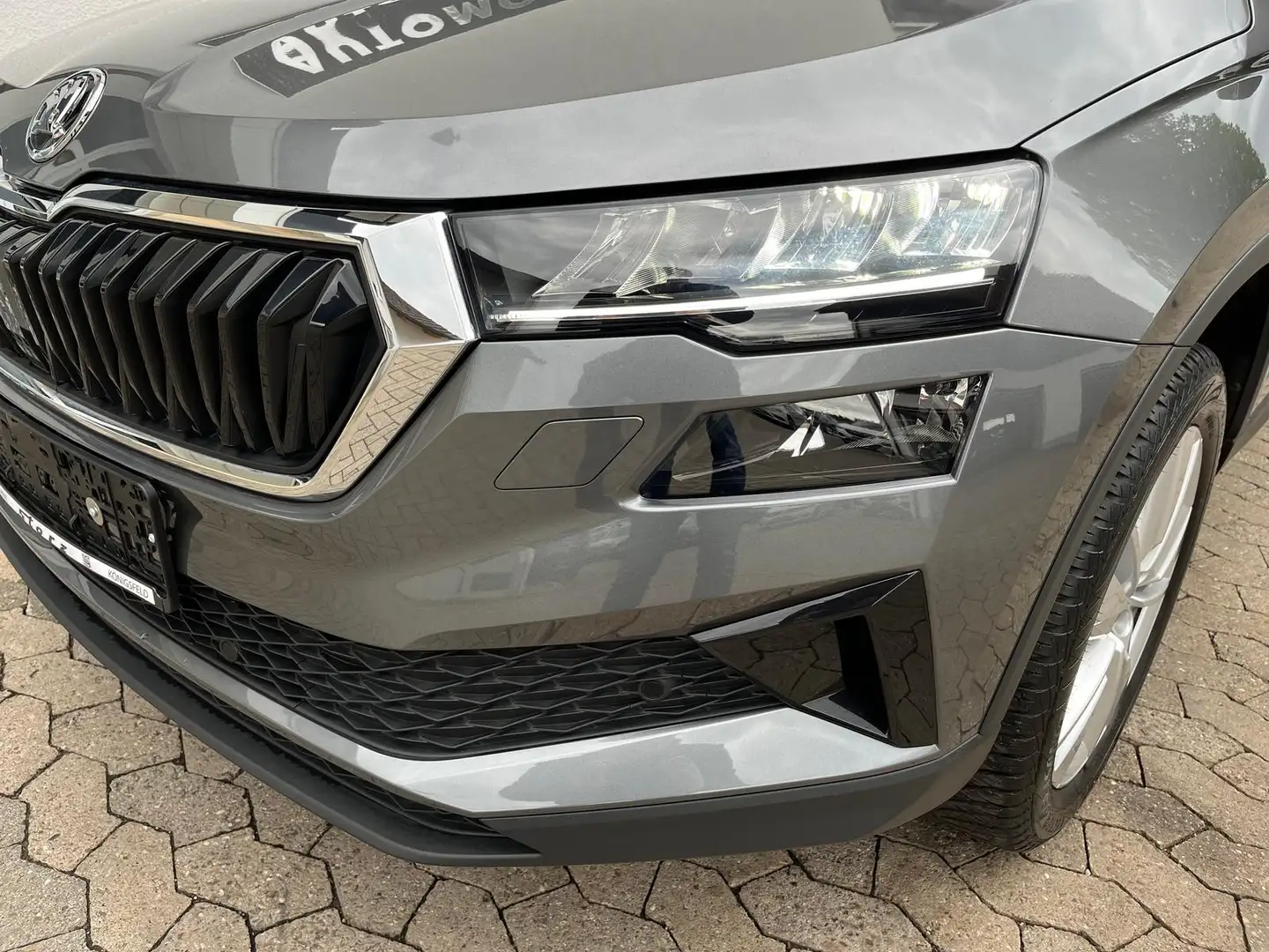 Skoda Karoq Selection 1.5 TSI DSG LED NAVI KAMERA ACC Gris - 2
