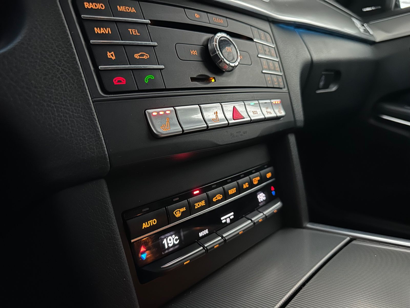 Mercedes-Benz E 350 BT 4M/AMG/Pano./360°/Massage/Distronic/AHK — photo 26