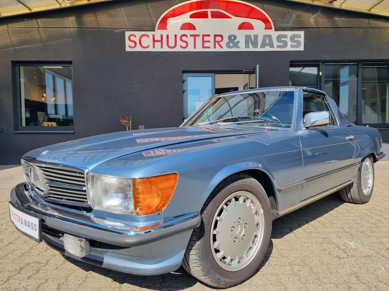 Mercedes-Benz SL 560