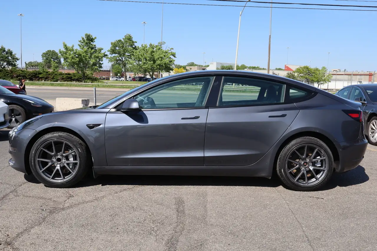 Tesla Model 3 photo Tesla Model 3