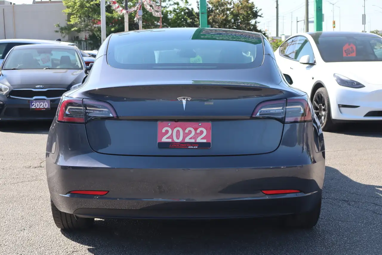 Tesla Model 3 photo Tesla Model 3