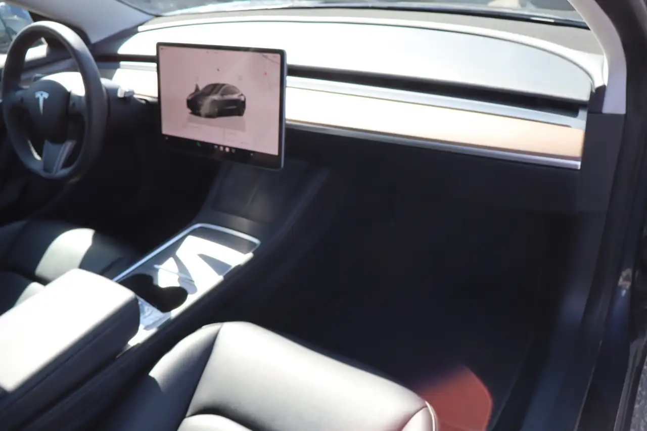 Tesla Model 3 photo Tesla Model 3