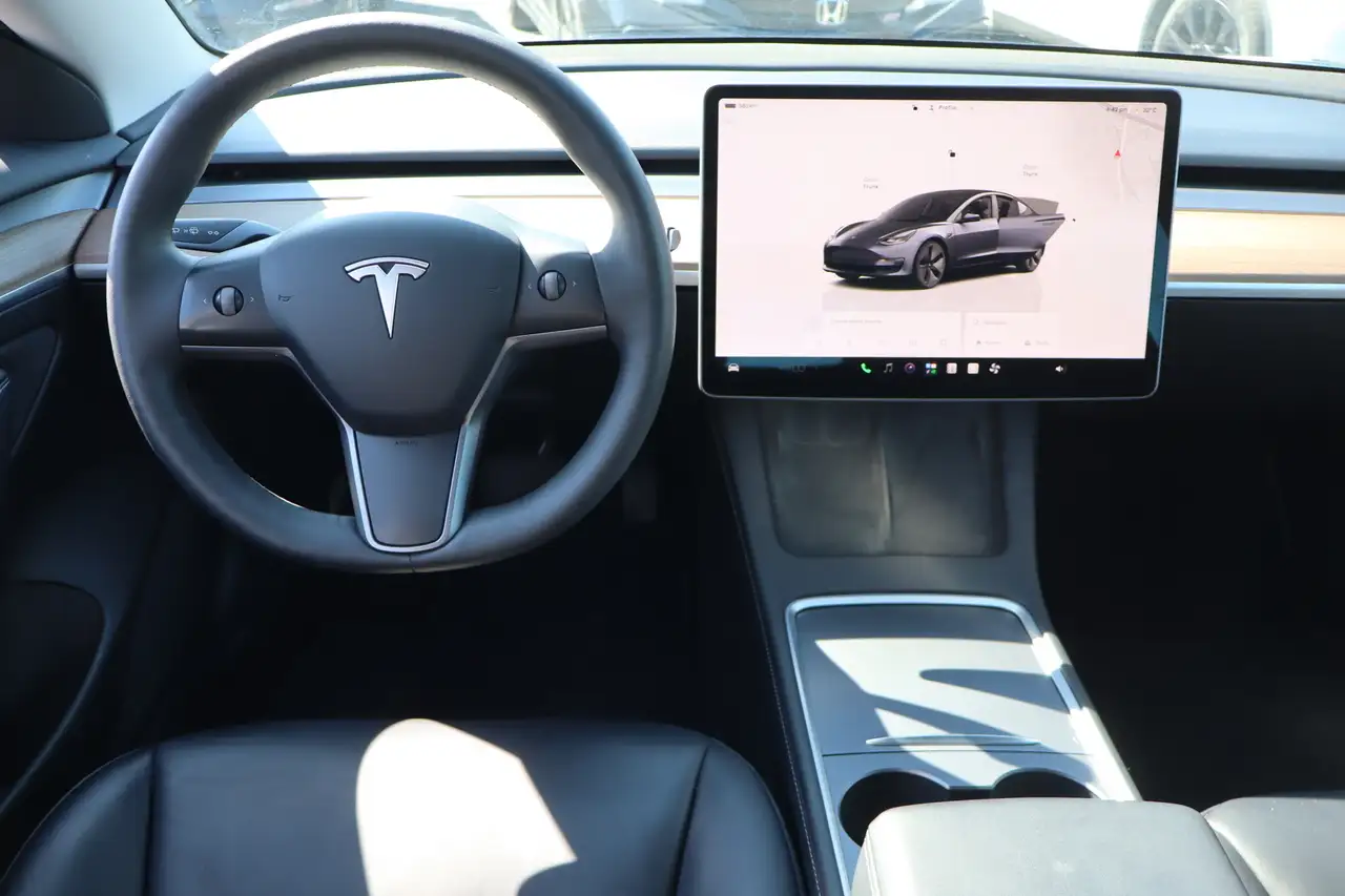 Tesla Model 3 photo Tesla Model 3
