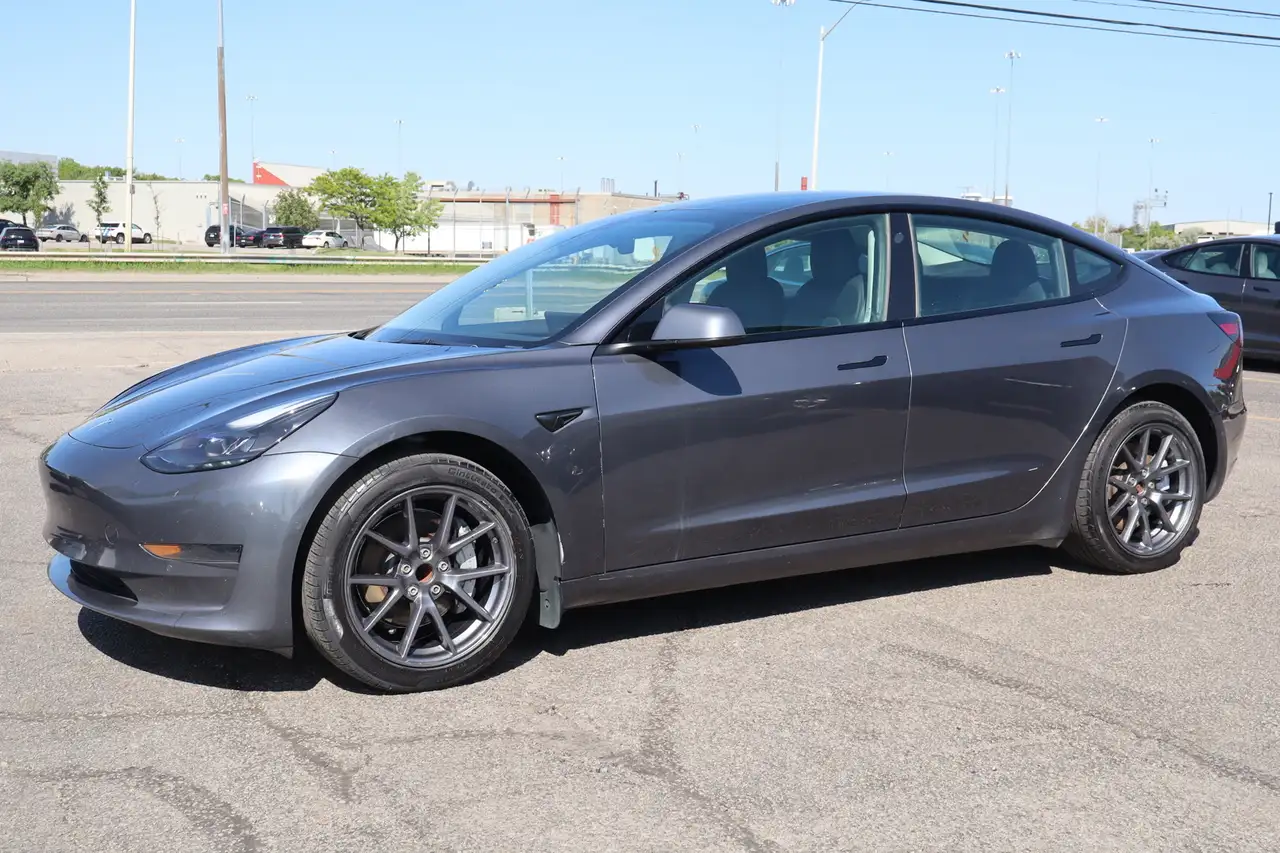 Tesla Model 3 photo Tesla Model 3