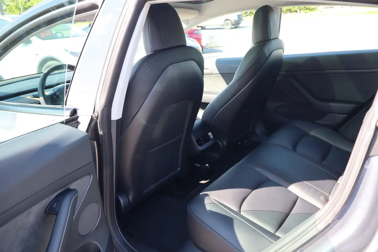 Tesla Model 3 photo Tesla Model 3