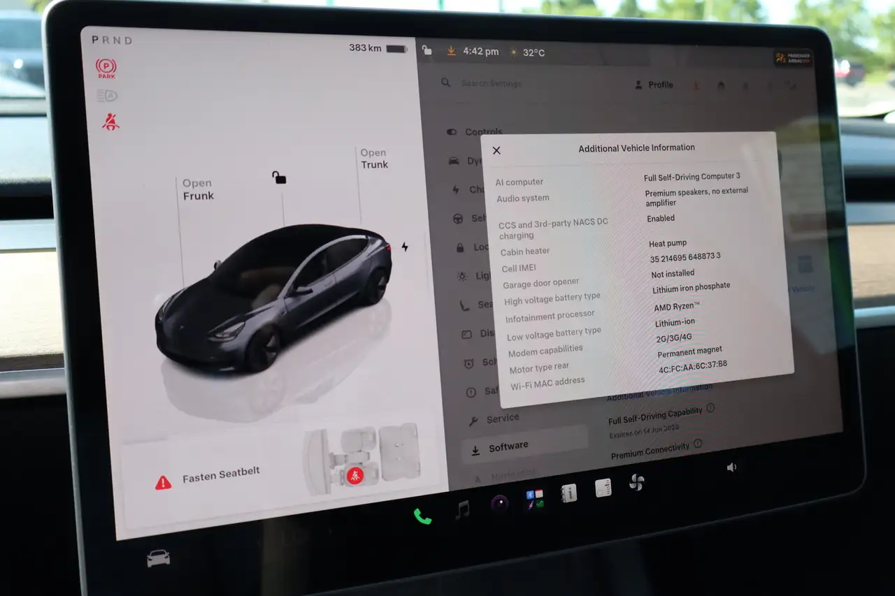 Tesla Model 3 photo Tesla Model 3