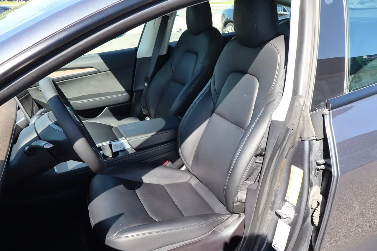 Tesla Model 3 photo Tesla Model 3