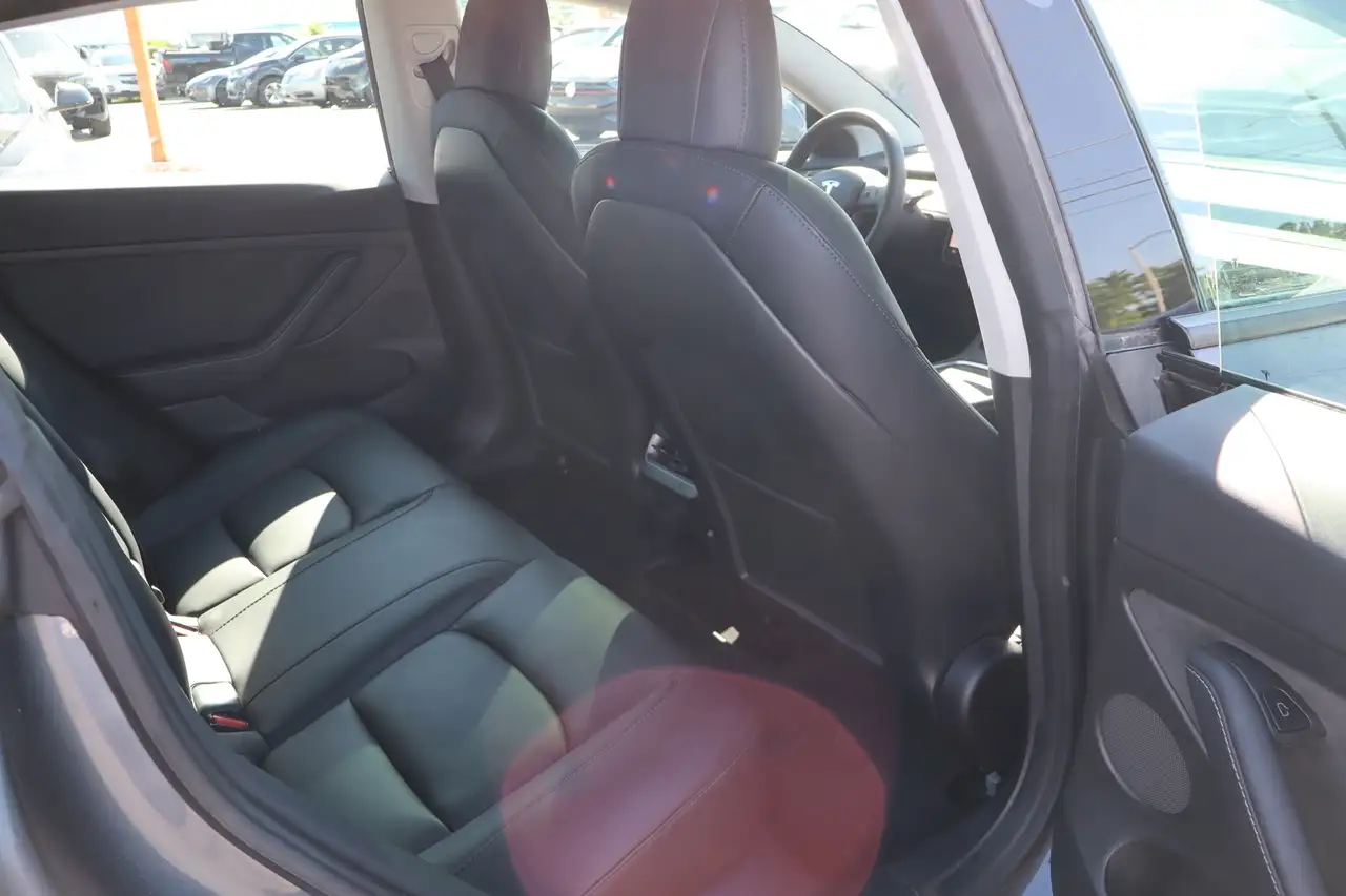 Tesla Model 3 photo Tesla Model 3