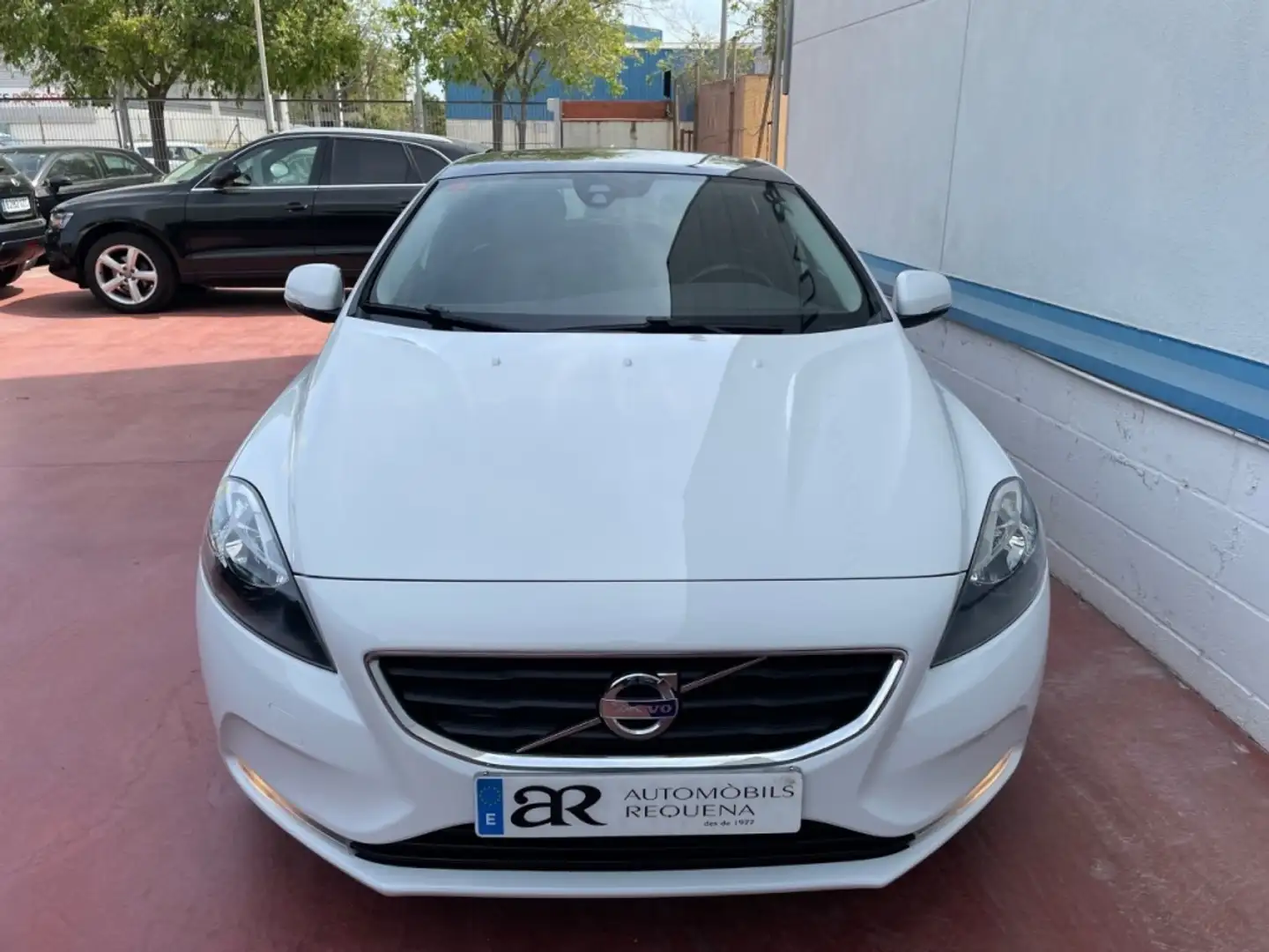 Volvo V40 D3 Momentum Aut. 150 Blanco - 2