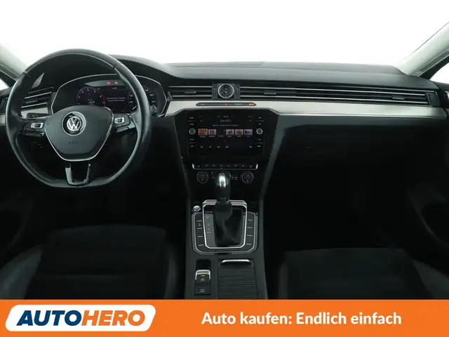Volkswagen Passat view 12