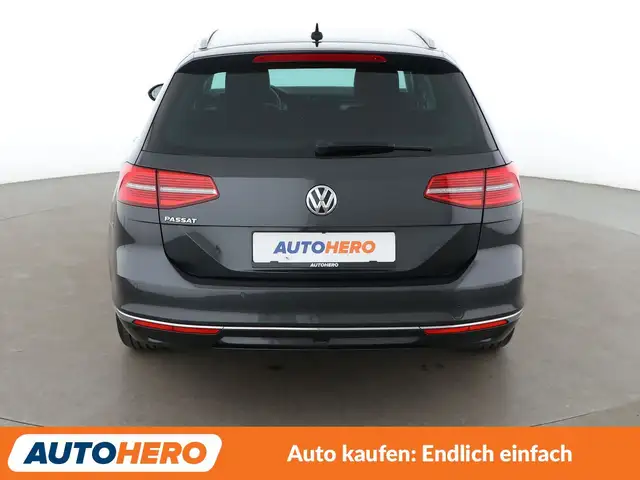 Volkswagen Passat view 5
