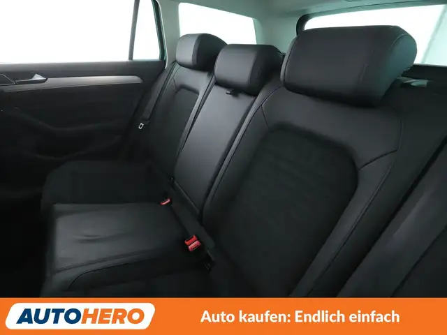 Volkswagen Passat view 14