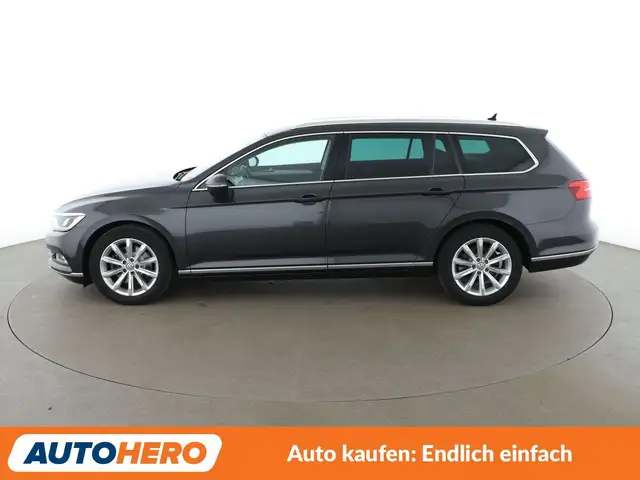 Volkswagen Passat view 3