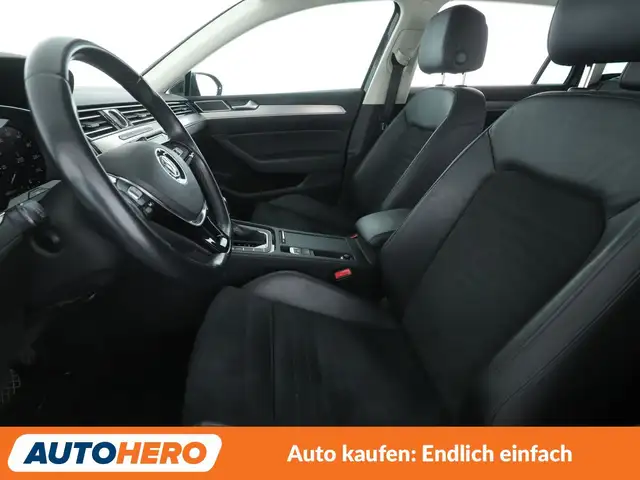 Volkswagen Passat view 10