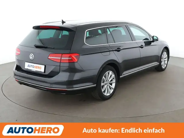 Volkswagen Passat view 6