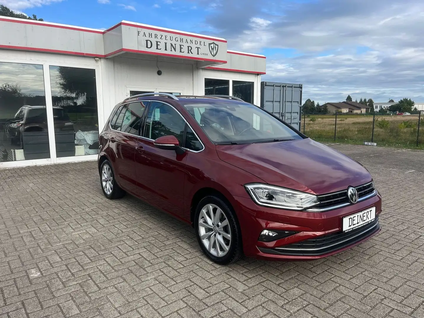 Volkswagen Golf Sportsvan 1.5 TSI Highline mit Standheizung Rot - 1