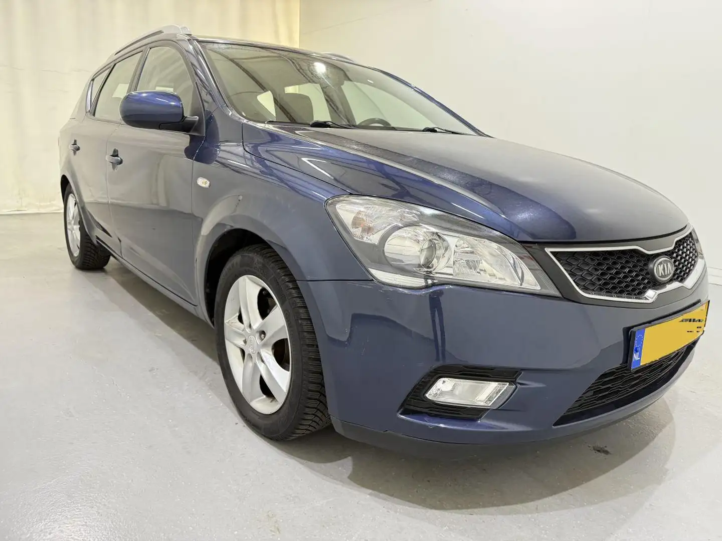 Kia Ceed SW / cee'd SW 1.4 CVVT Navigator Plus Blauw - 1