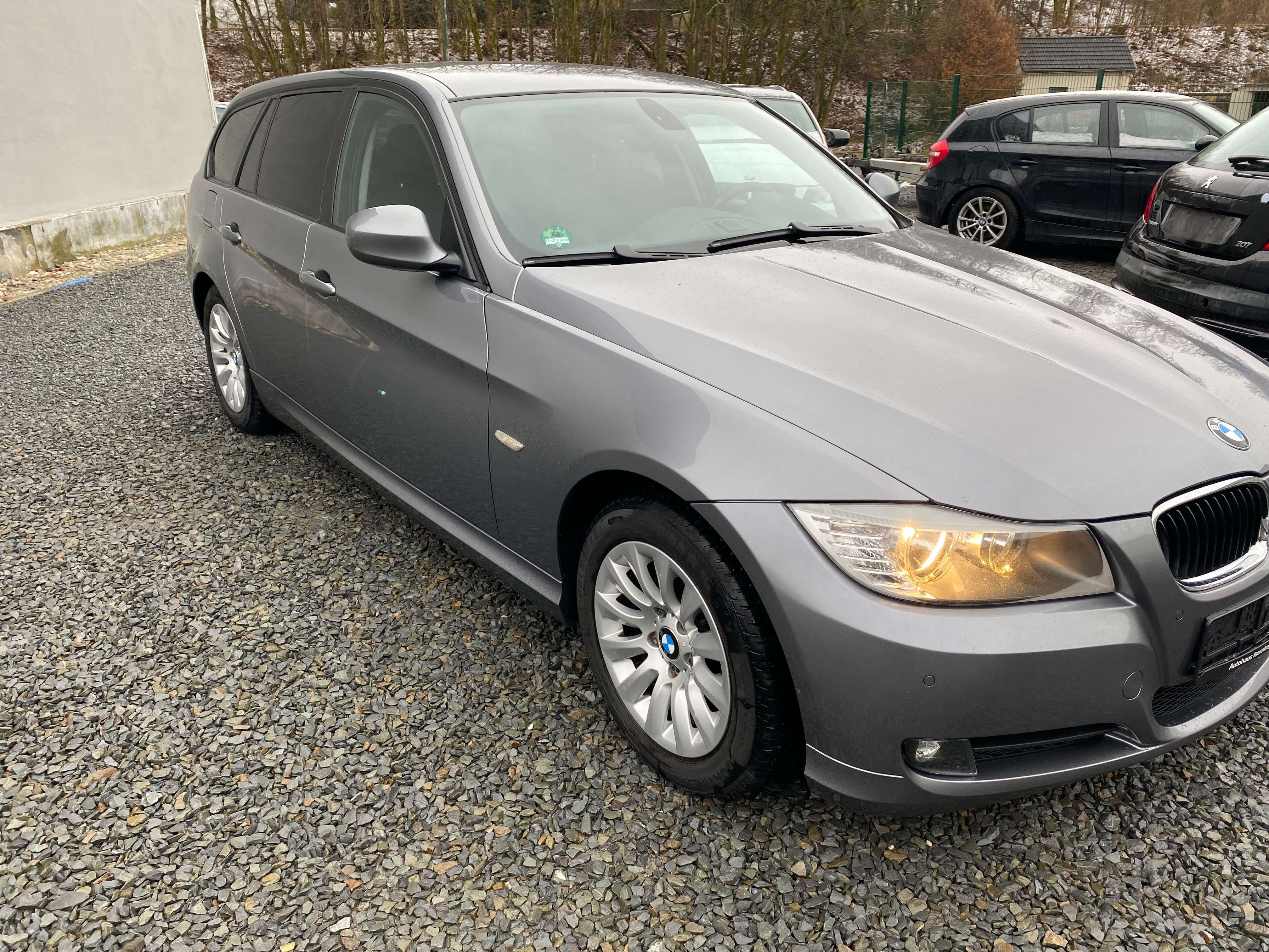 Second hand Bmw 3 Series 320