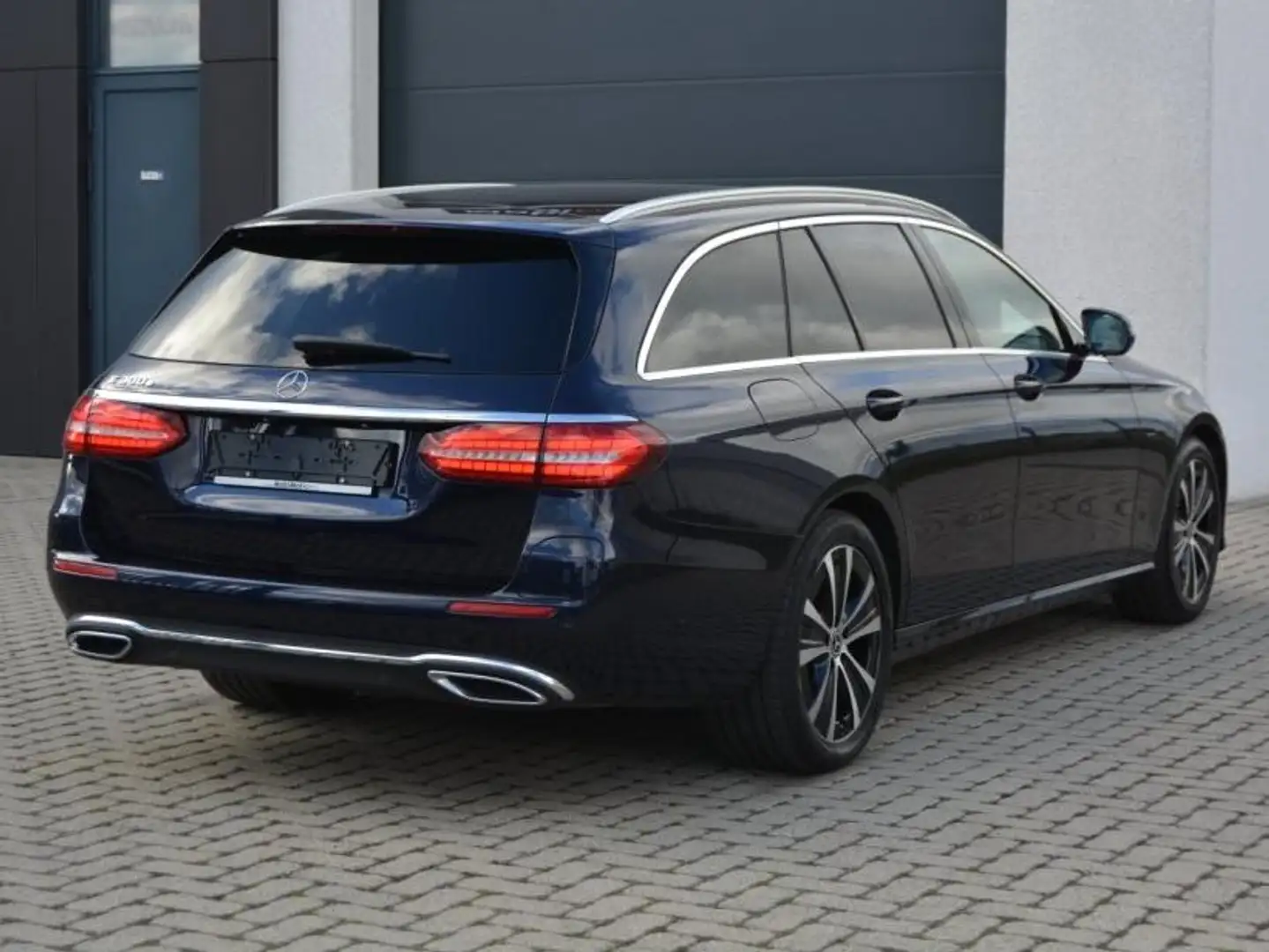 Mercedes-Benz E 300 e 320PK Plug-In Hybride Camera/Led/Widescreen/HUD Bleu - 2