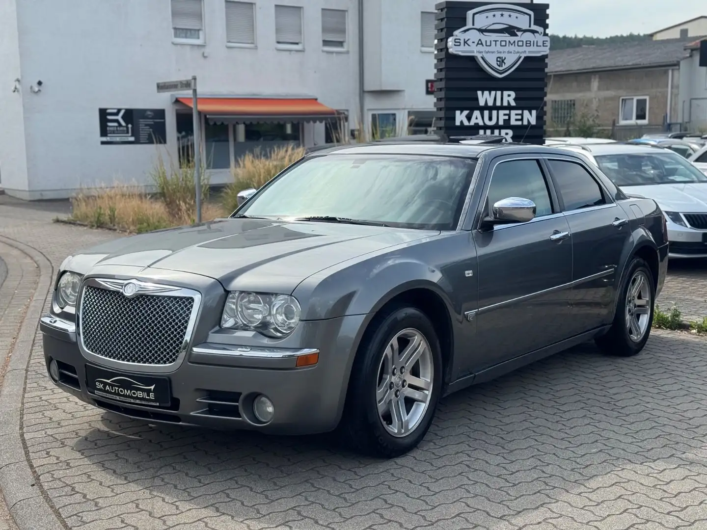 Chrysler 300C 3.0 CRD XENON-NAVI-GLASDACH-LEDER-SHZG-PDC Grau - 2
