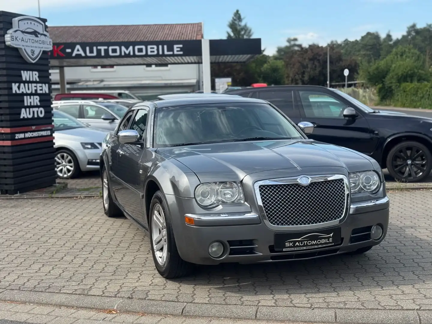 Chrysler 300C 3.0 CRD XENON-NAVI-GLASDACH-LEDER-SHZG-PDC Grau - 1
