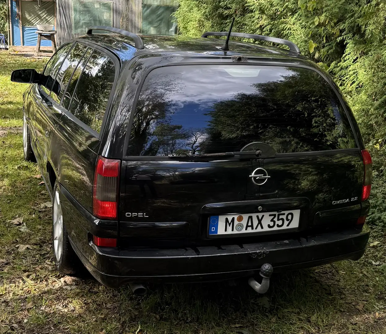 Opel Omega Caravan 2.2 16 V Edition Schwarz - 2