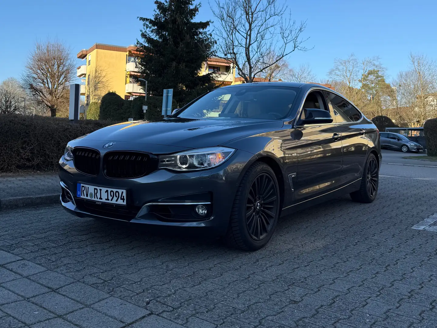BMW 330 330d xDrive GT Aut.Luxury Line Gris - 1