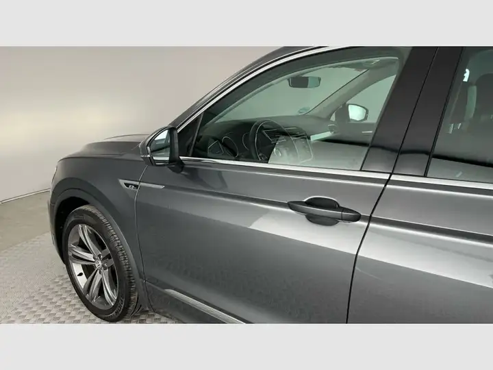 Volkswagen Tiguan 2.0 TDI R Line DSG 2021, foto 24