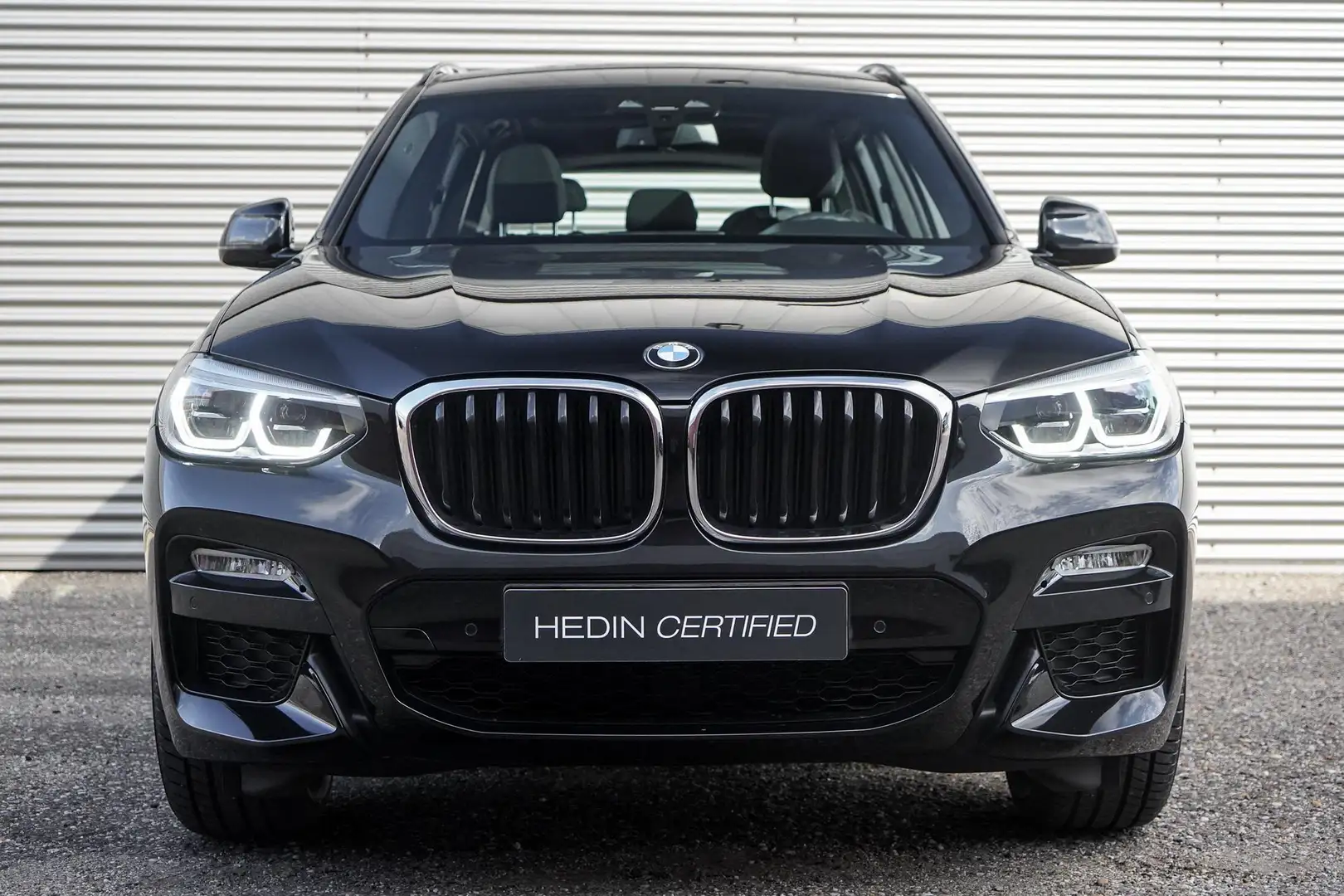 BMW X3 sDrive20i Launch Edition High Executive / Nederlan Noir - 2