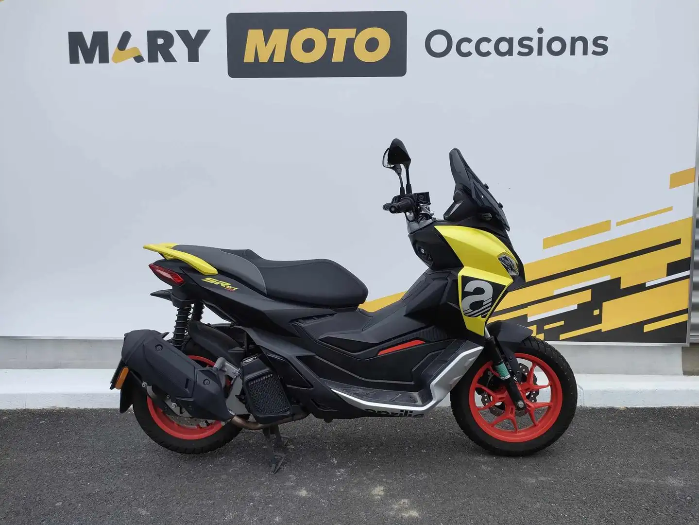 Aprilia SR 125 Yellow - 1
