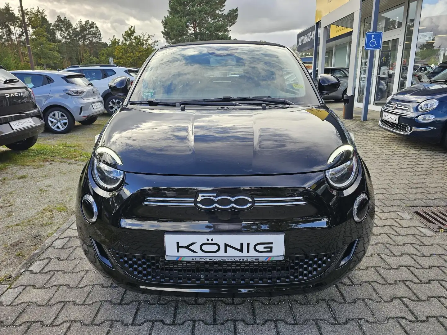 Fiat 500e Automatik, *Cabrio* Schwarz - 2