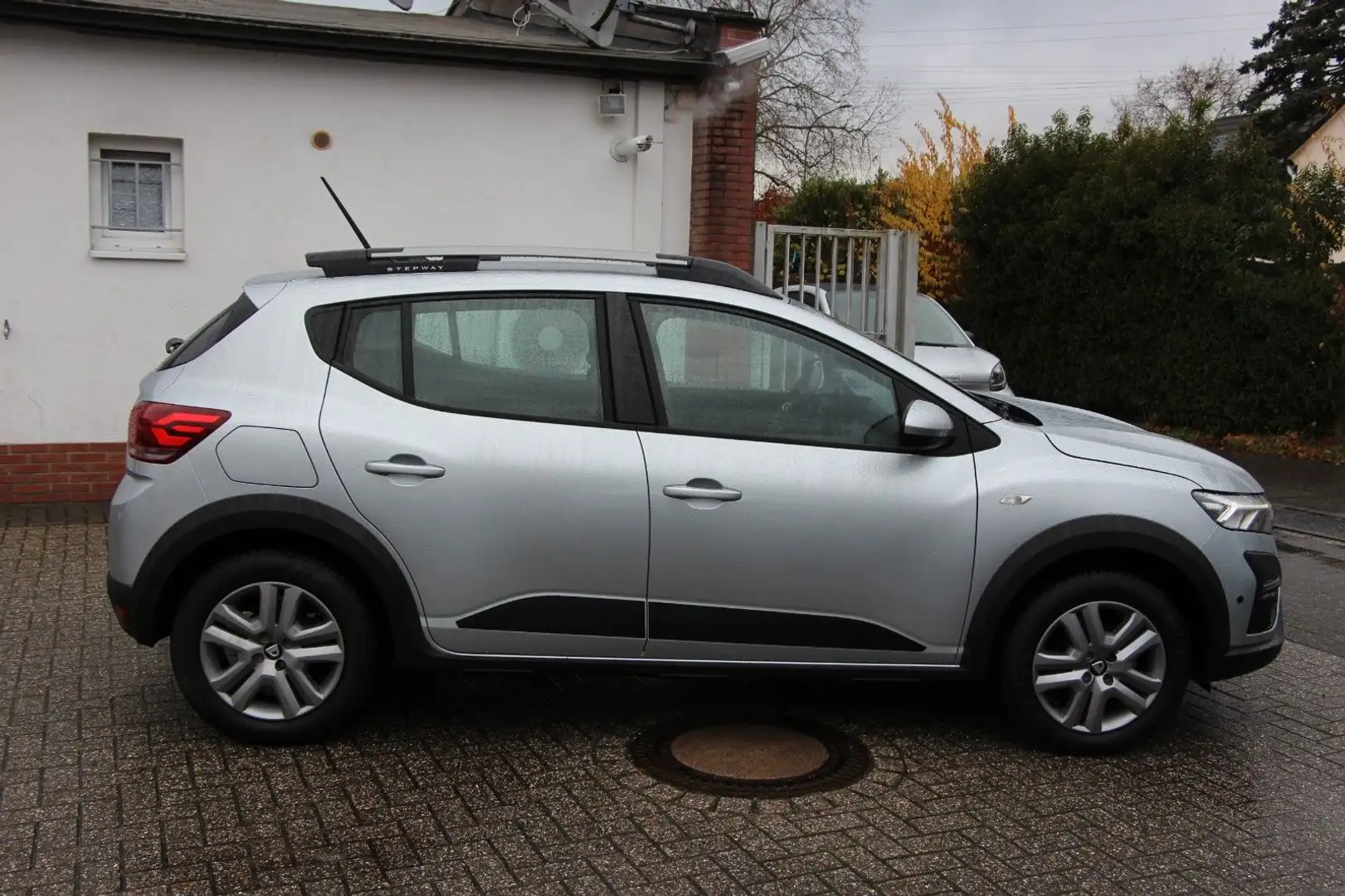 Dacia Sandero Stepway 1.0TCe Comfort LPG LED*PDC/85788 Grau - 2