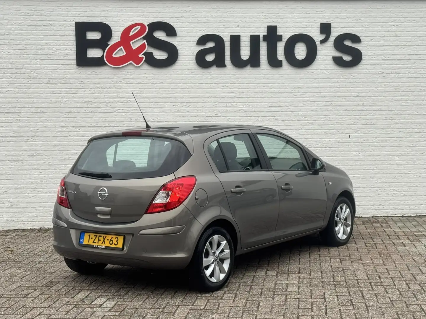 Opel Corsa 1.2-16V Berlin Airco Elektrisch bedienbare ramen E Bruin - 2