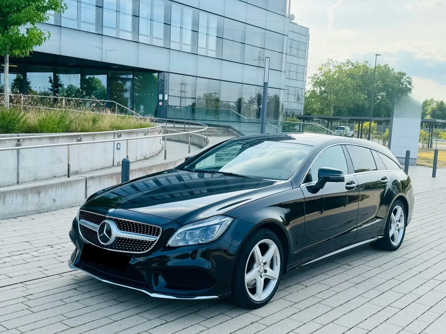 Mercedes-Benz CLS 350 CLS 350 BlueTec / d 4Matic AMG Noir - 1