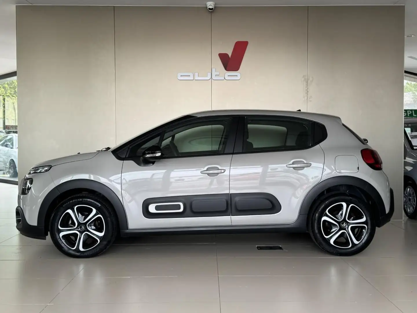 Citroen C3 PureTech 83 S&S Plus + FARI LED + CARPLAY Beige - 1