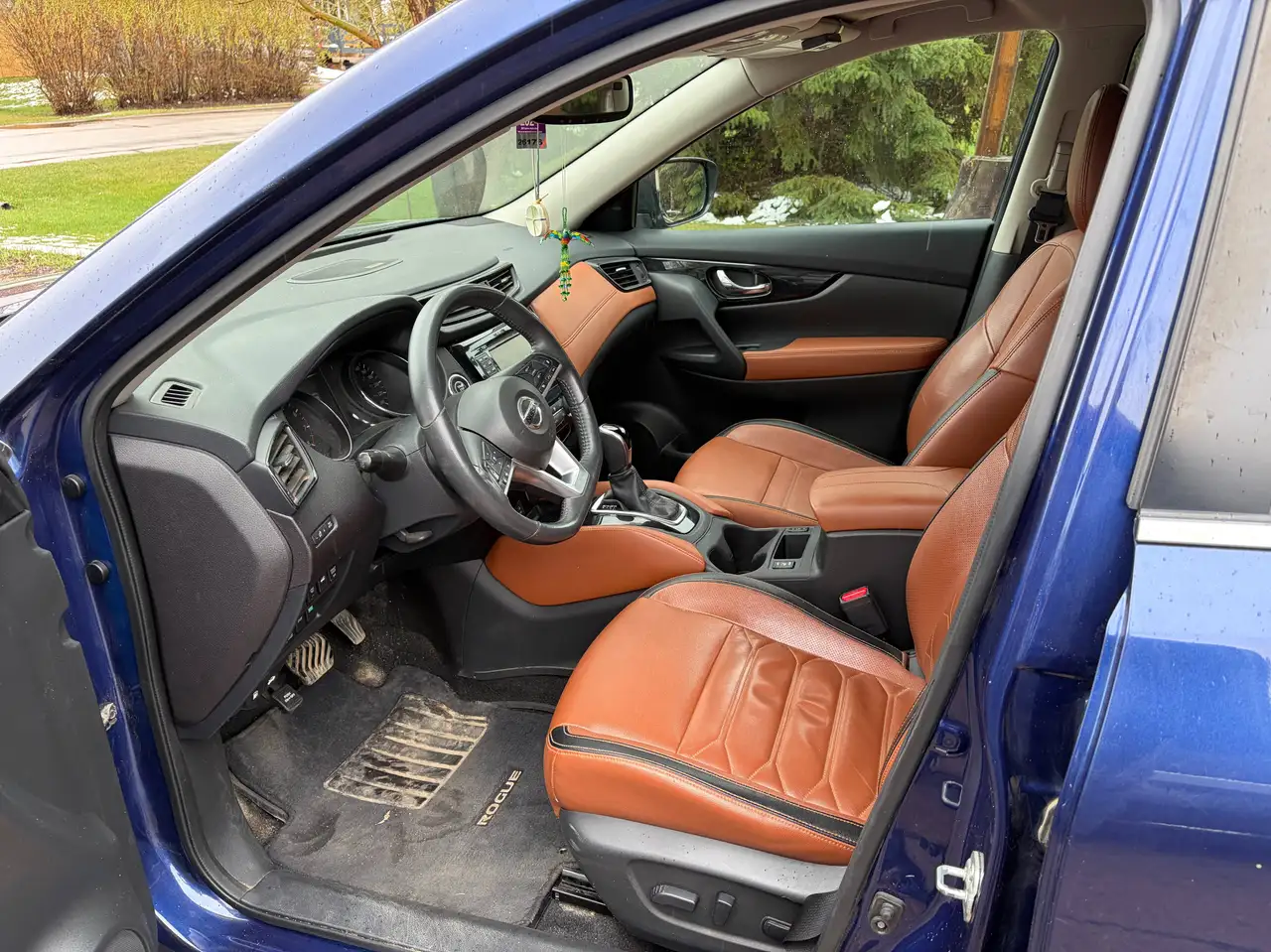 Nissan Rogue снимка Nissan Rogue