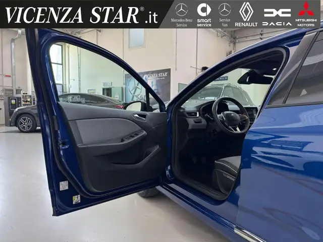 Renault Clio view 11