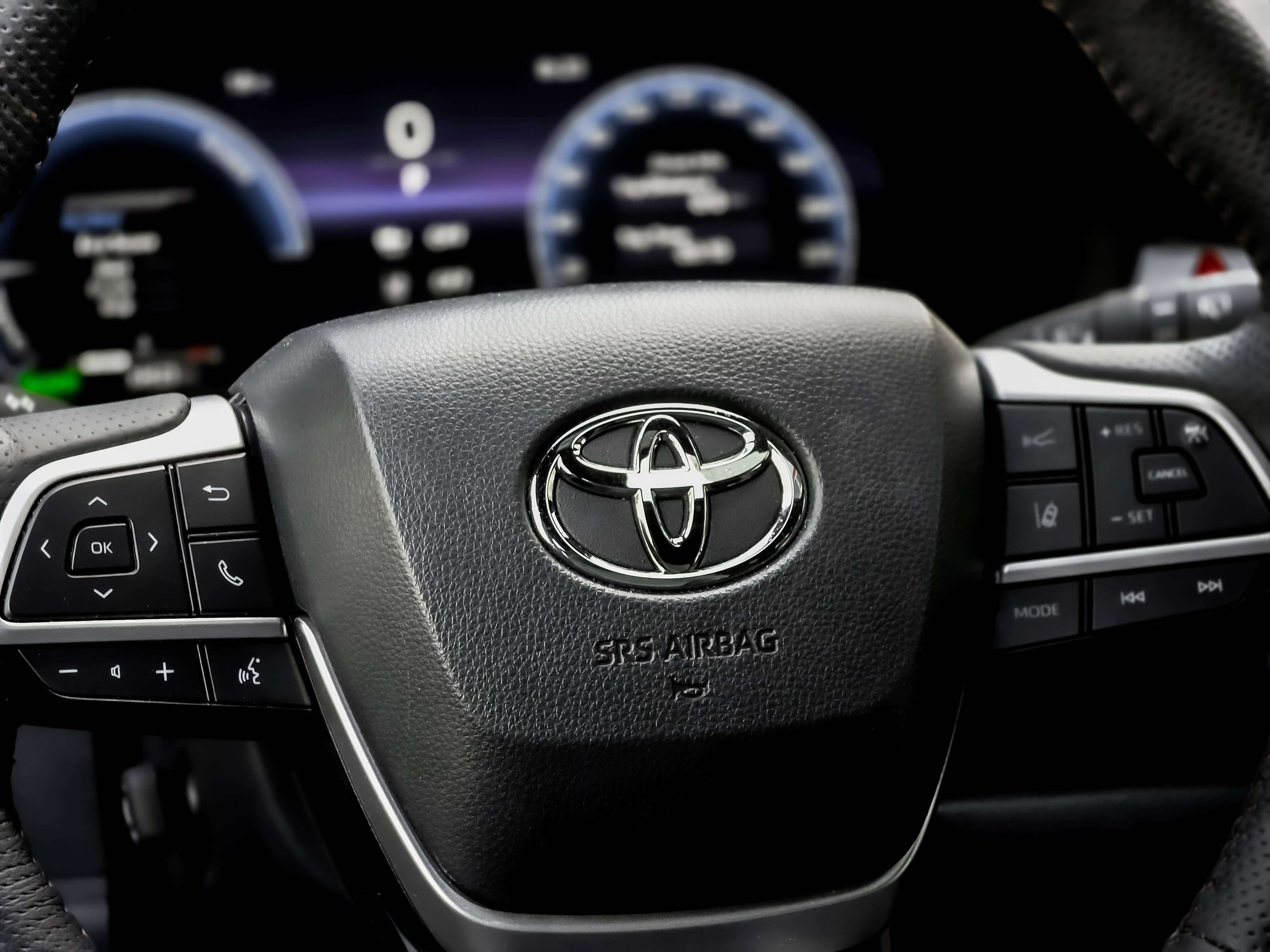 used 2025 Toyota Sienna car, priced at $68,995