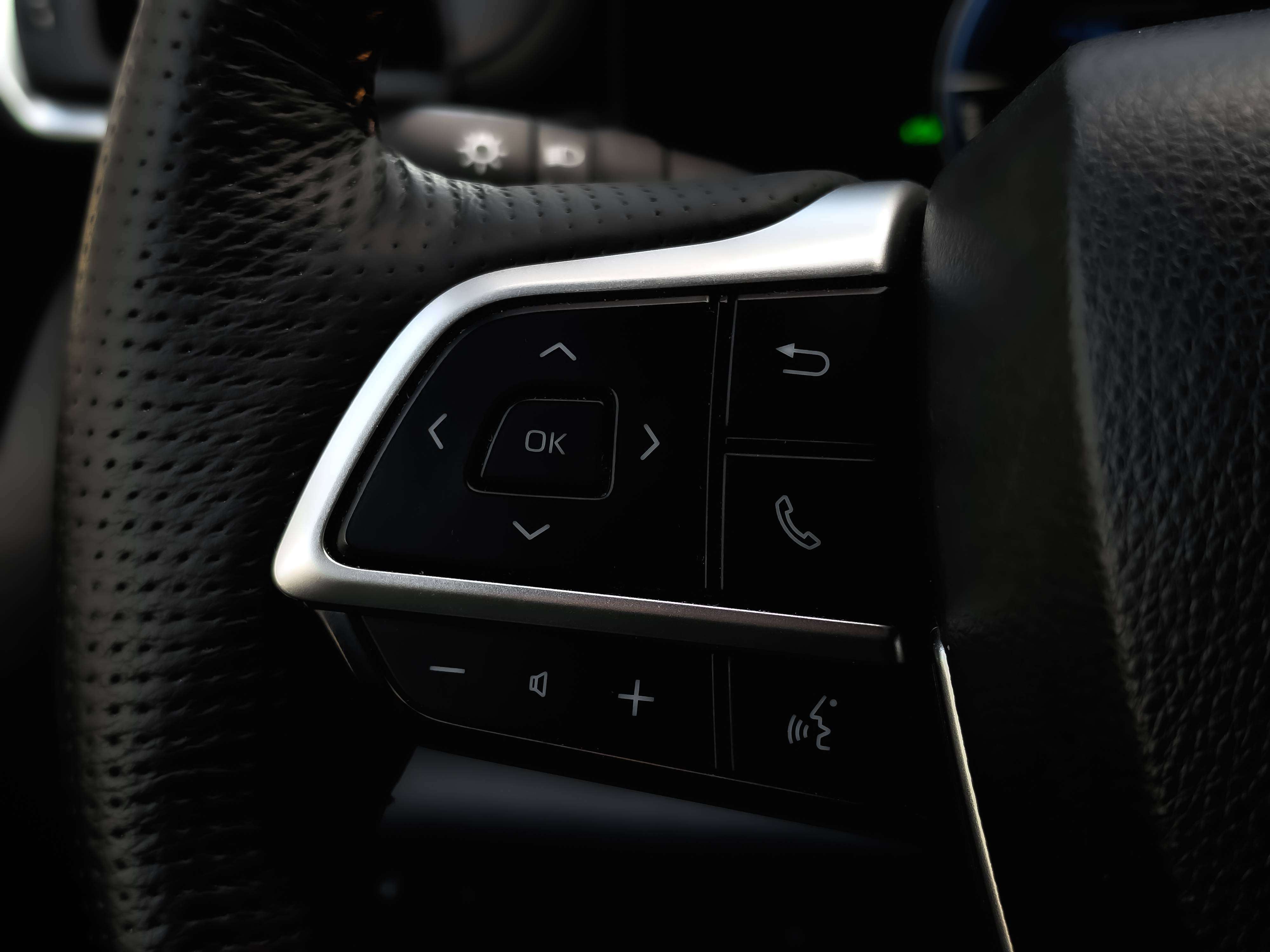 used 2025 Toyota Sienna car, priced at $68,995