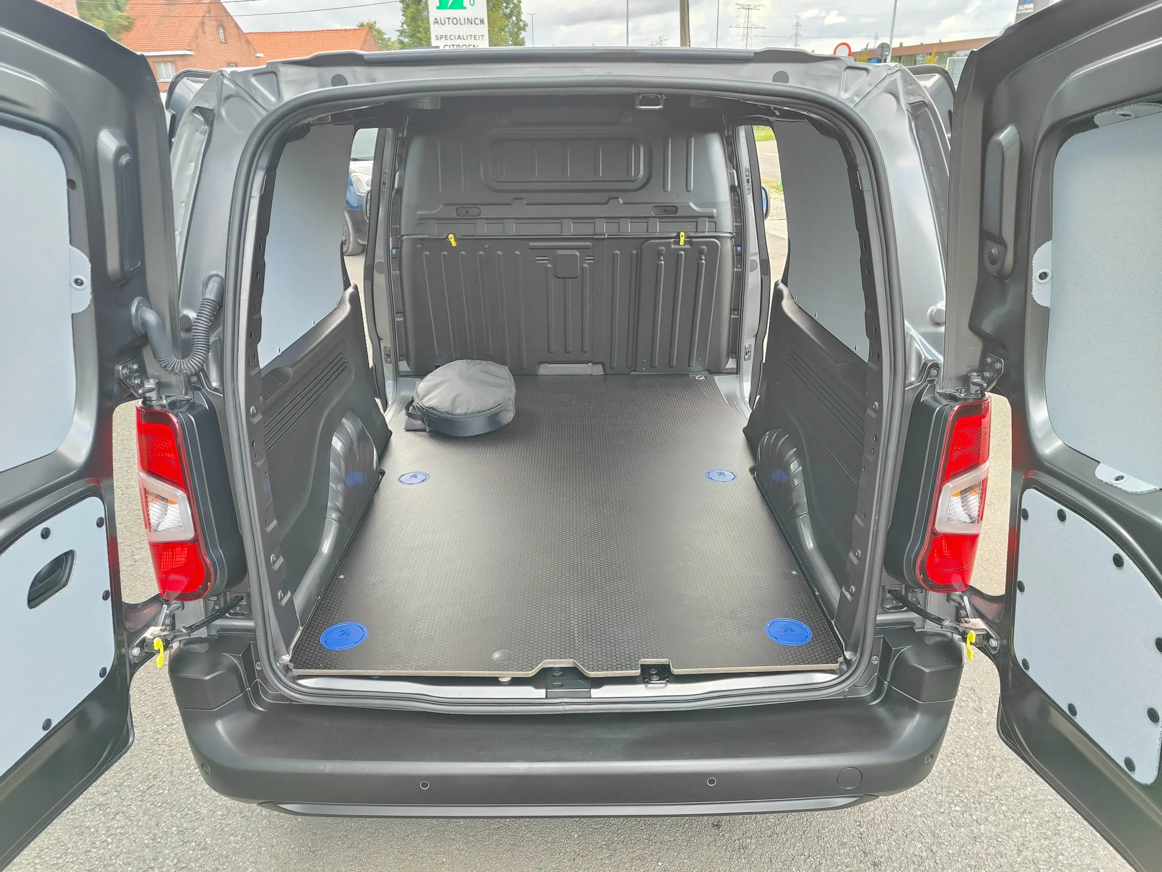 Peugeot Partner e-Partner L2 Premium 50KWh — photo 6