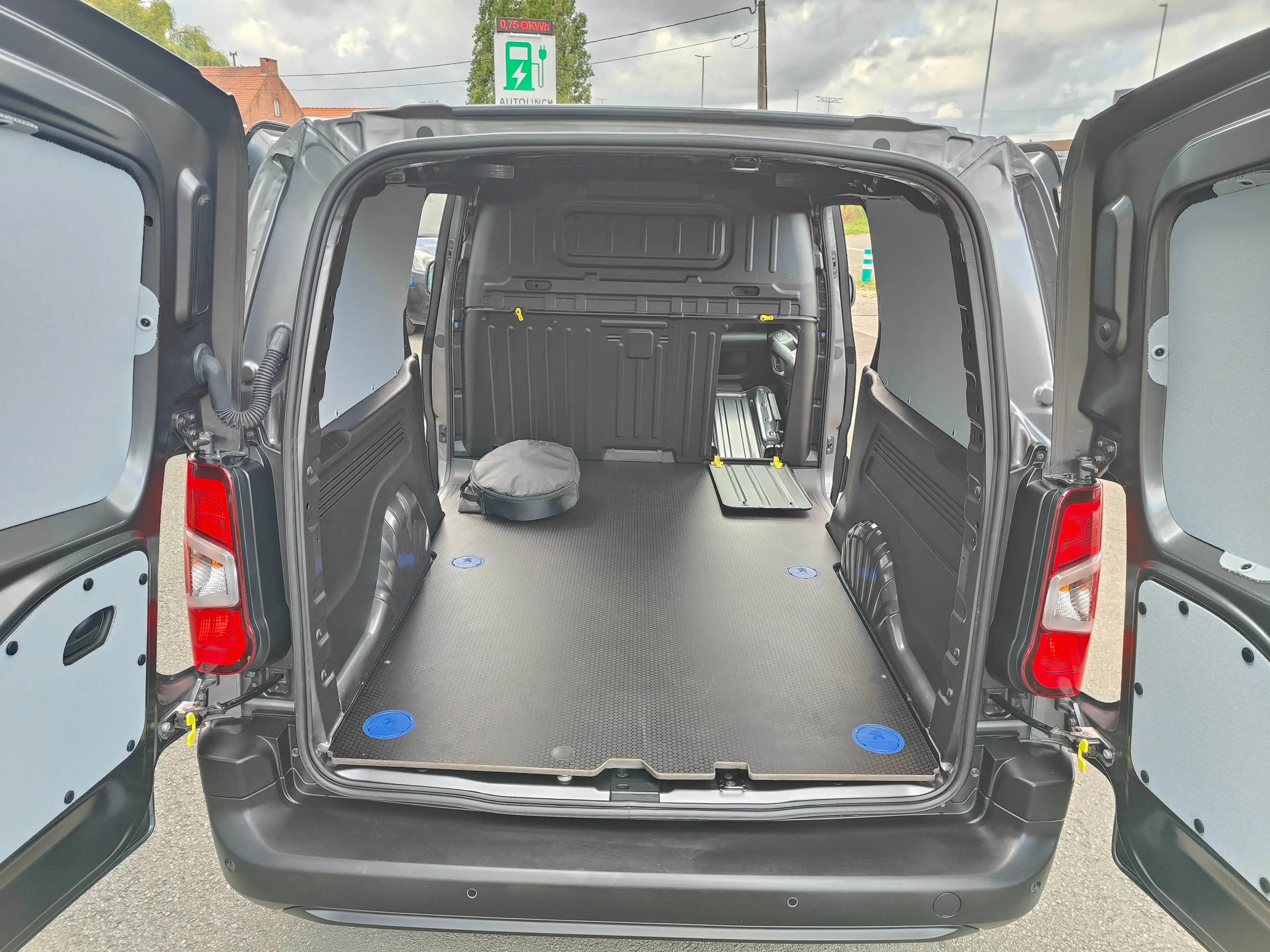 Peugeot Partner e-Partner L2 Premium 50KWh — photo 7