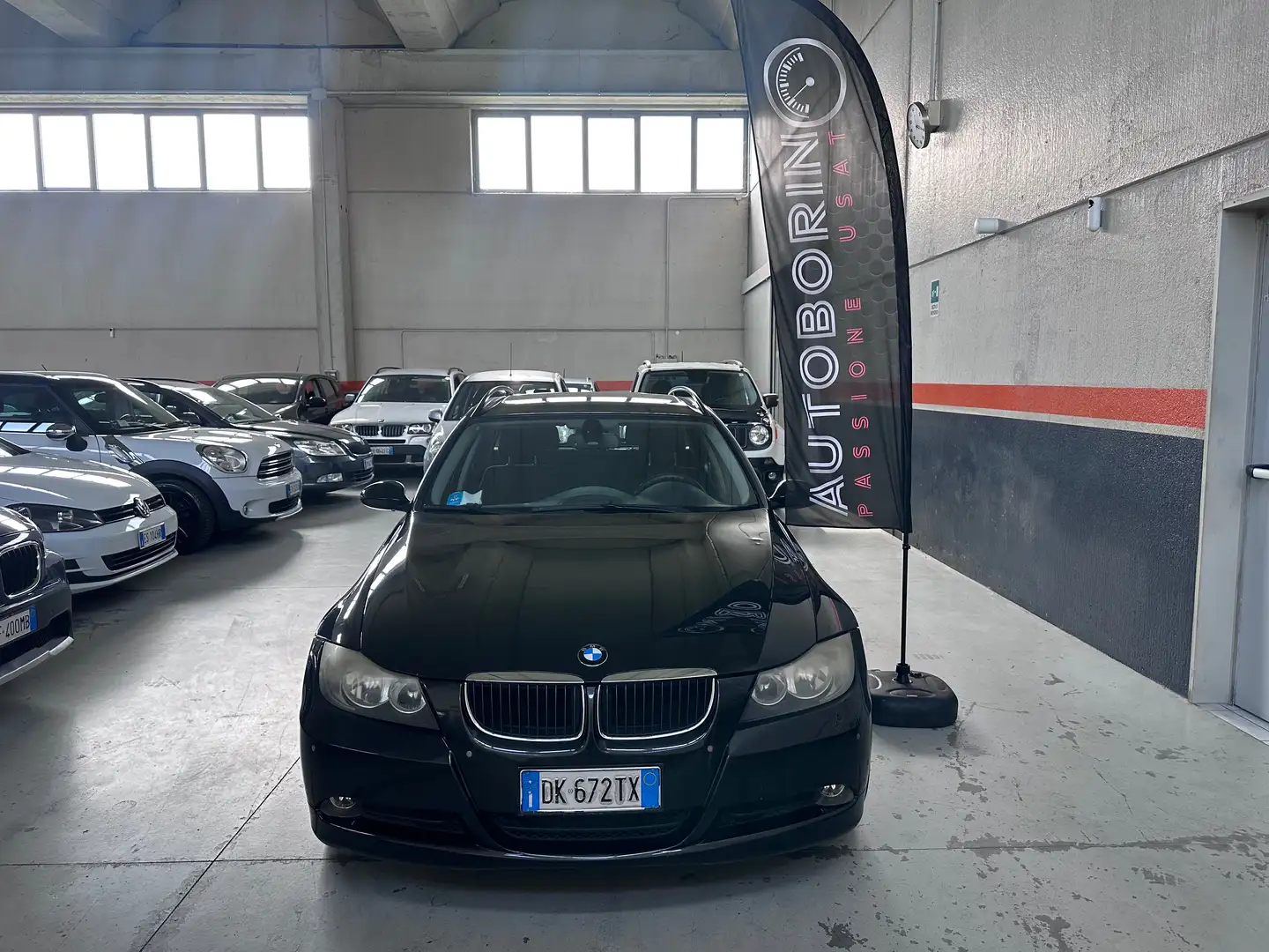 BMW 320 320d Touring Futura Nero - 2