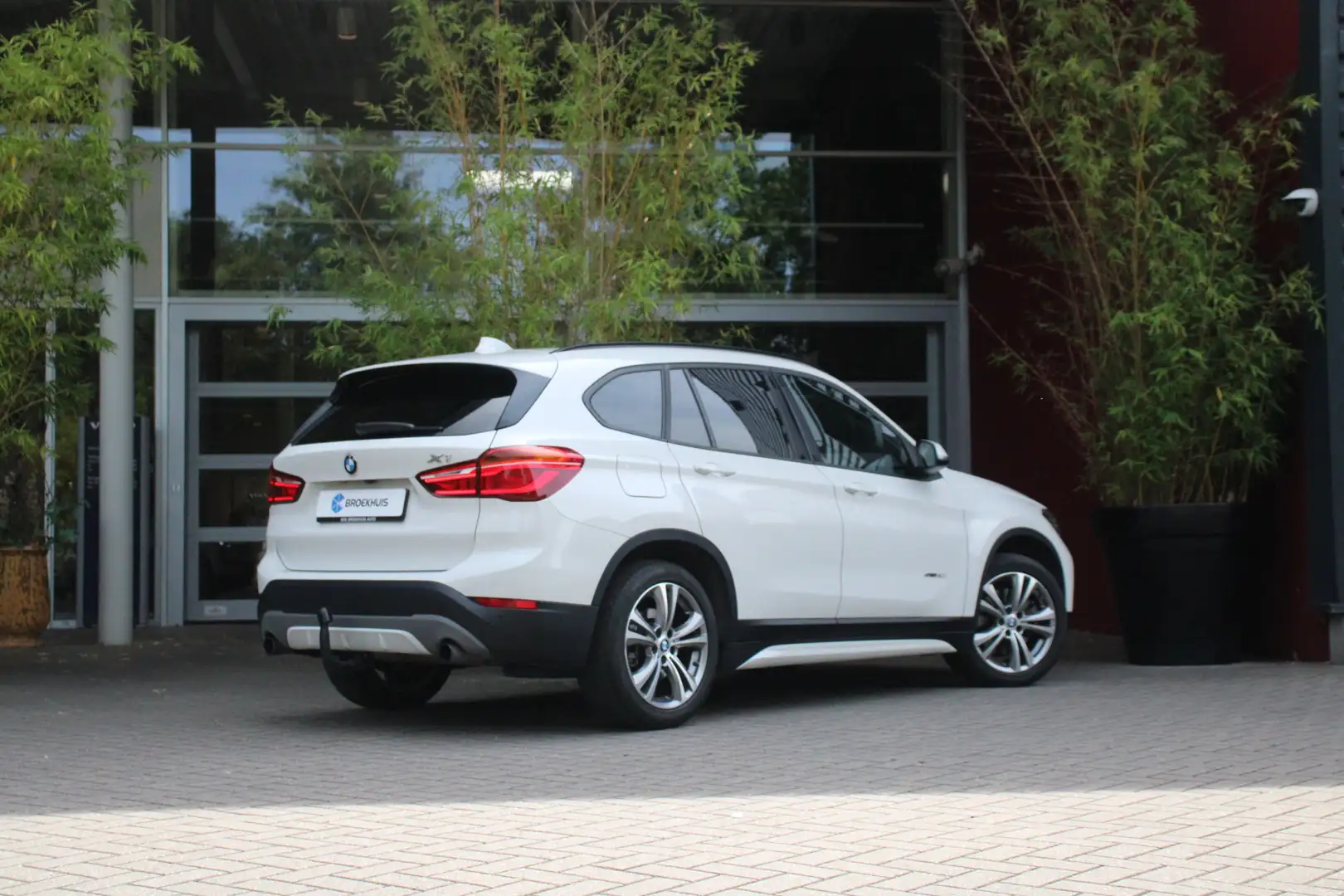 BMW X1 sDrive20i Centennial High Executive | Trekhaak | S Blanco - 2