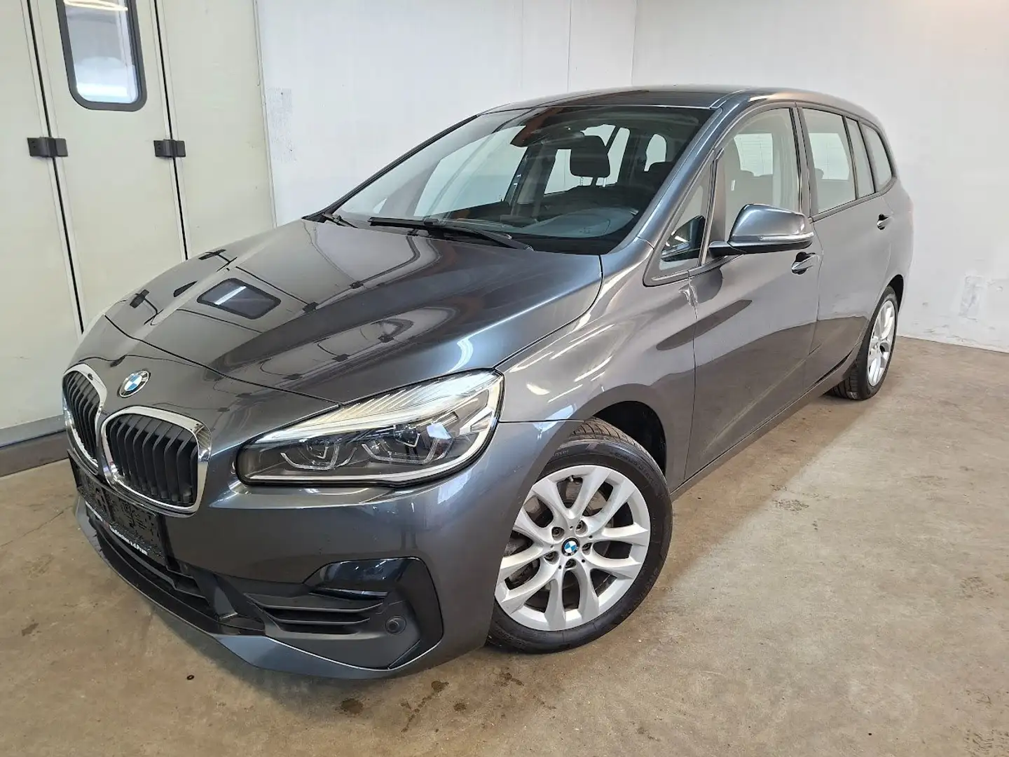 BMW 218 218 d xDrive Advantage Aut. Grau - 1