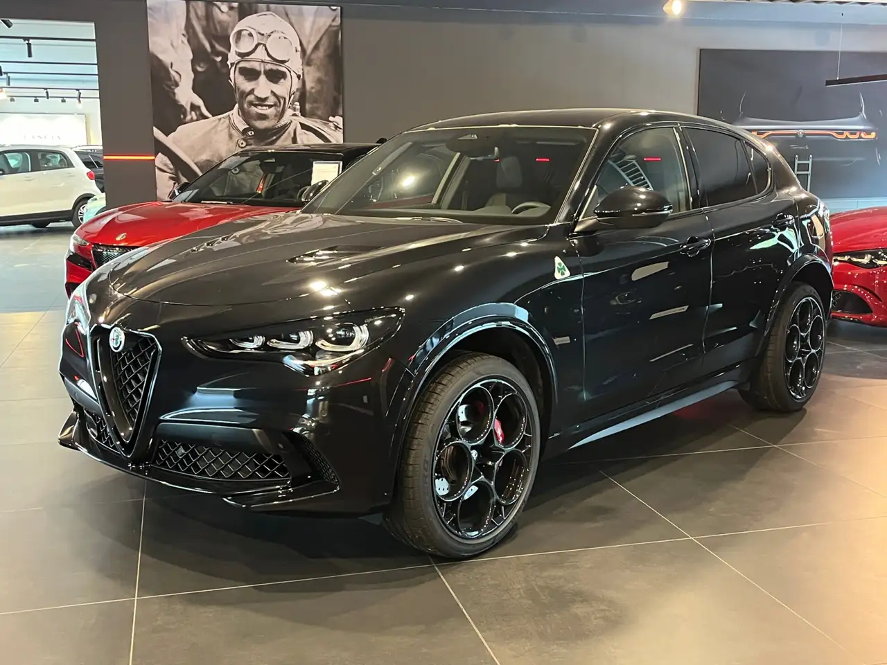 Alfa Romeo Stelvio 2026 — фото 9